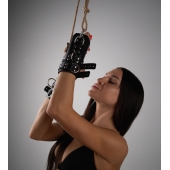 Черные высокие кожаные наручники для подвешивания - Crazy Handmade - купить с доставкой в Тамбове Черные высокие кожаные наручники для подвешивания - Crazy Handmade - купить с доставкой в Тамбове