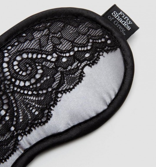Атласная маска с кружевом Play Nice - Fifty Shades of Grey - купить с доставкой в Тамбове