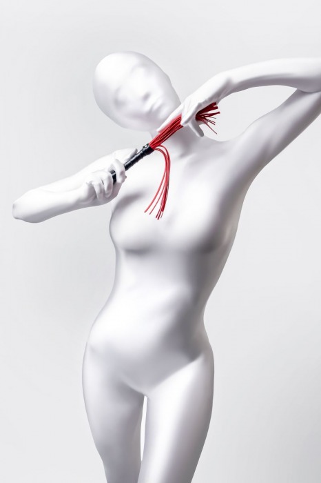 Красно-черный флоггер Anonymo - 28 см. - ToyFa - купить с доставкой в Тамбове